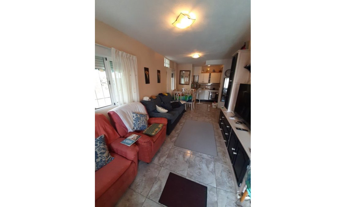 Használt Ingatlanok - Sorház -
Torrevieja - Costa Blanca