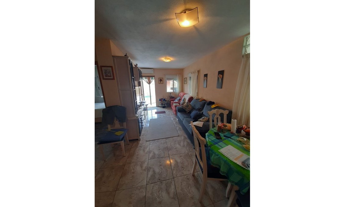 Használt Ingatlanok - Sorház -
Torrevieja - Costa Blanca