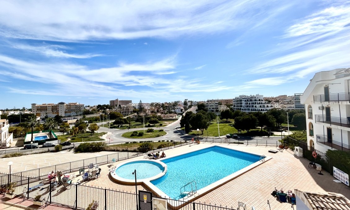 Használt Ingatlanok - Tetőtéri lakás -
La Zenia - Costa Blanca