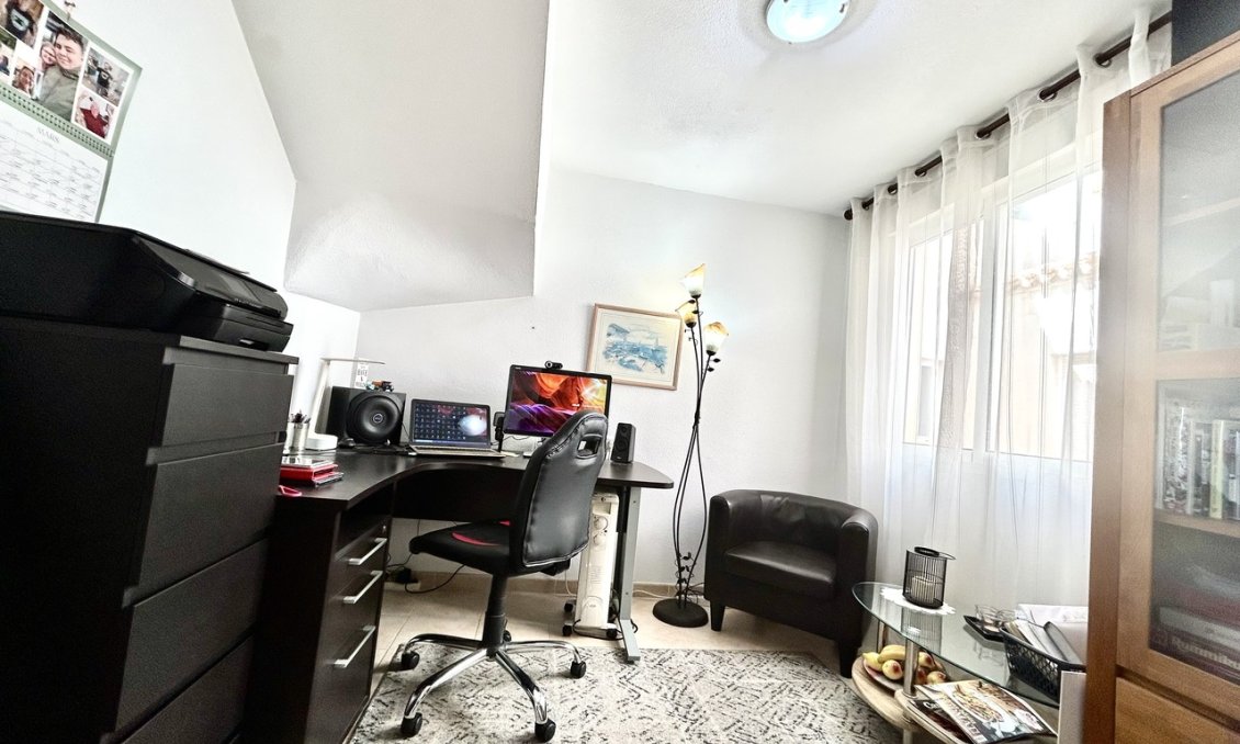 Használt Ingatlanok - Tetőtéri lakás -
La Zenia - Costa Blanca