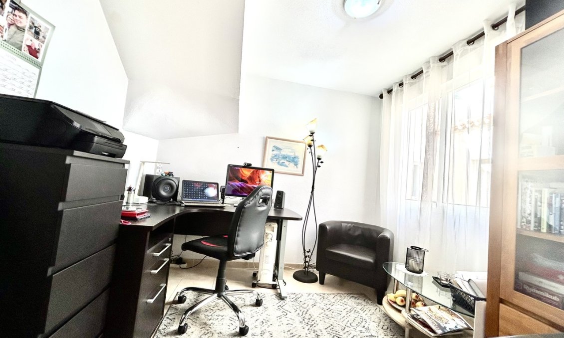 Használt Ingatlanok - Tetőtéri lakás -
La Zenia - Costa Blanca