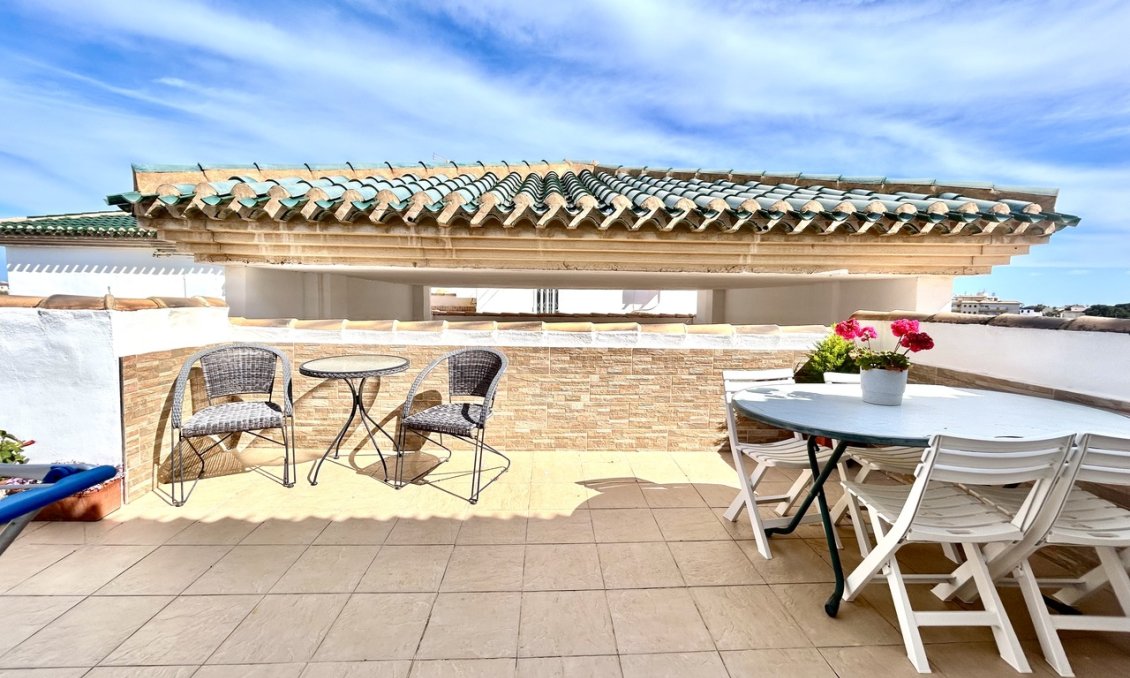 Használt Ingatlanok - Tetőtéri lakás -
La Zenia - Costa Blanca