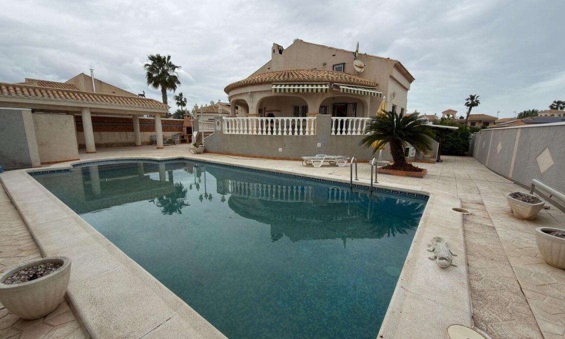 Használt Ingatlanok - Villa -
Playa Flamenca - Costa Blanca