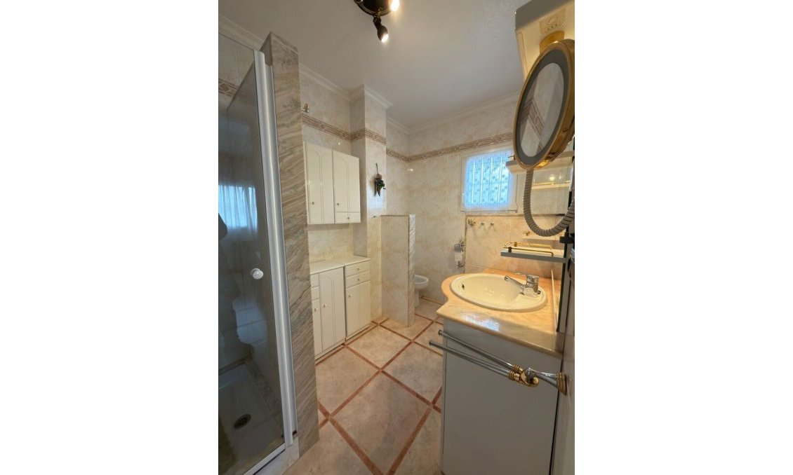 Használt Ingatlanok - Villa -
Playa Flamenca - Costa Blanca