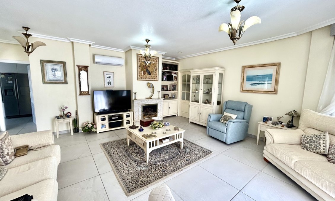 Használt Ingatlanok - Villa -
Pinar de Campoverde - Inland