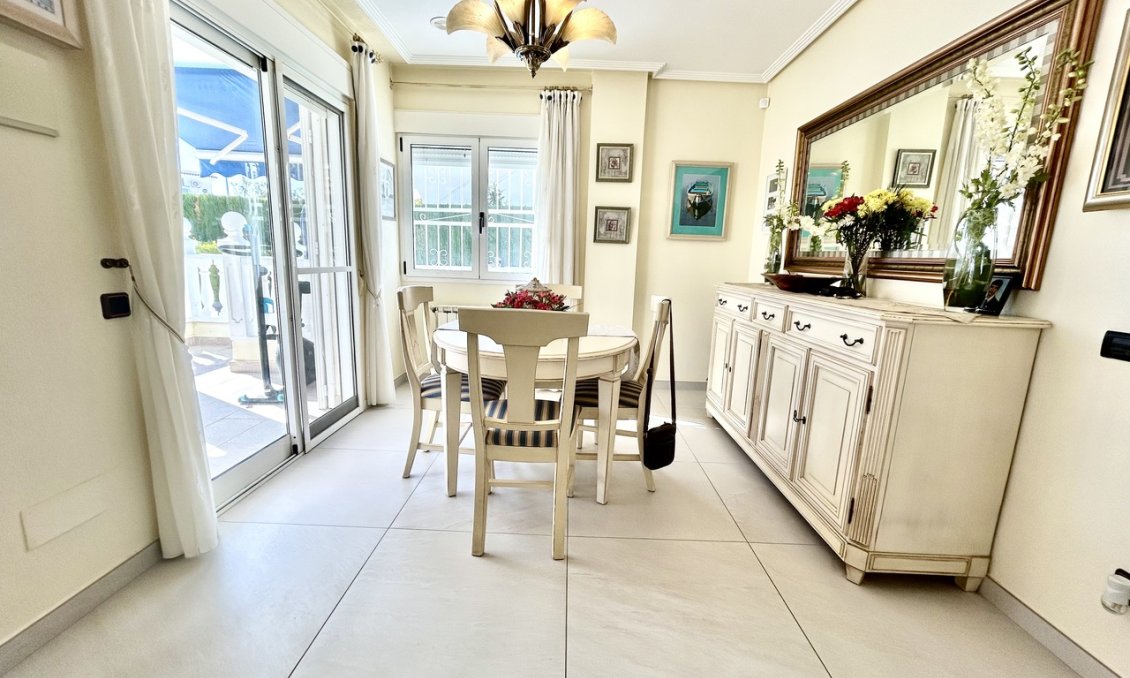 Használt Ingatlanok - Villa -
Pinar de Campoverde - Inland