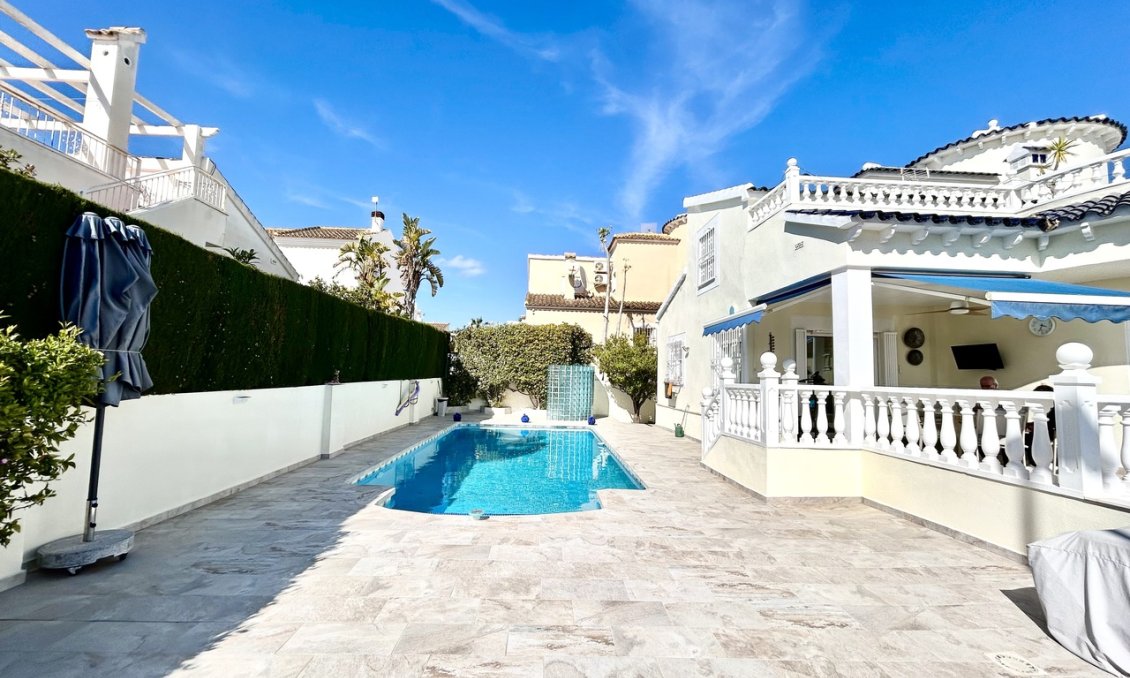 Használt Ingatlanok - Villa -
Pinar de Campoverde - Inland