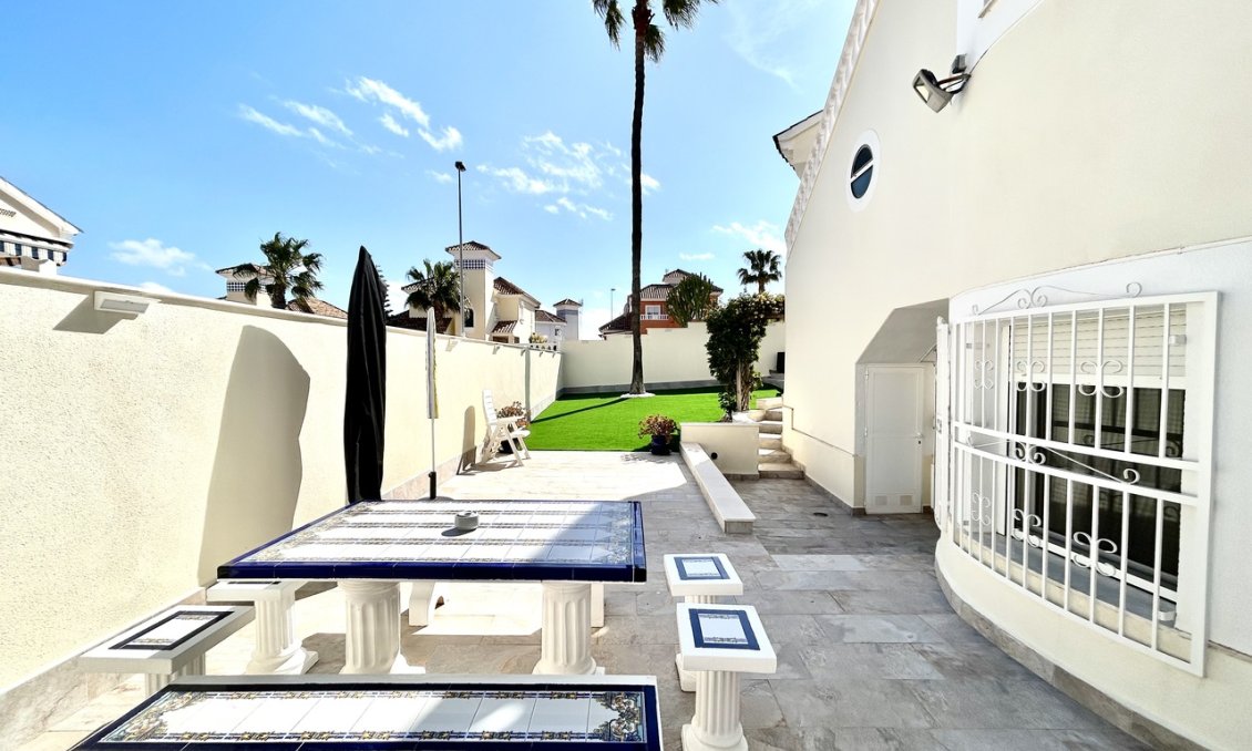 Használt Ingatlanok - Villa -
Pinar de Campoverde - Inland