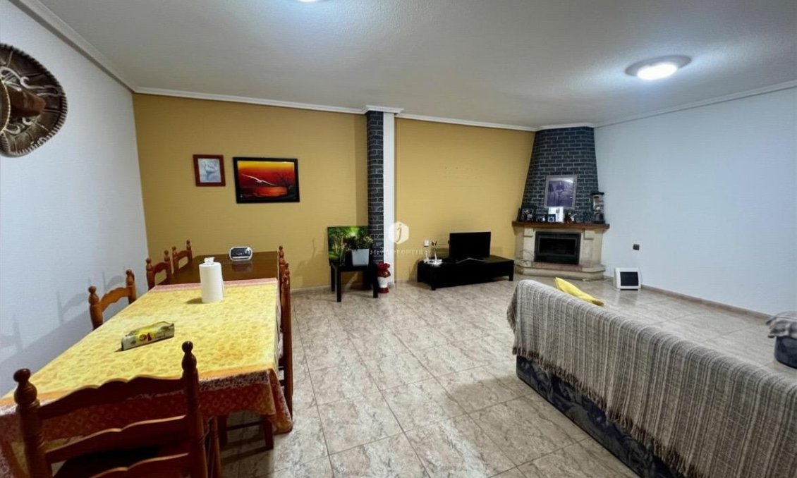 Resale - Apartment -
Rojales