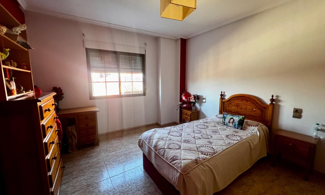 Resale - Apartment -
Rojales