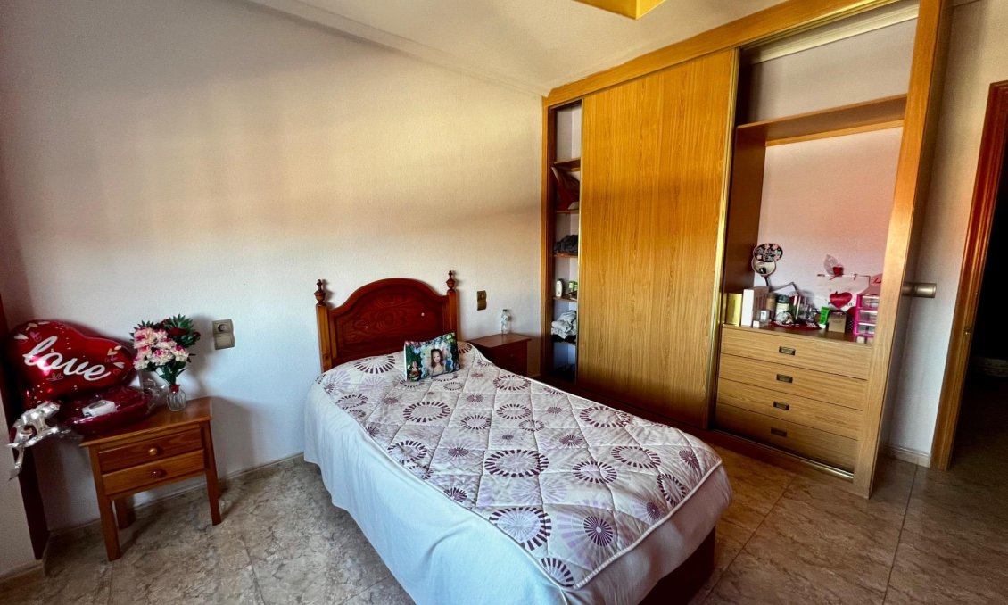 Resale - Apartment -
Rojales
