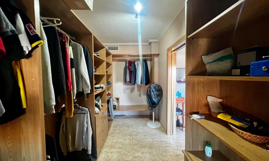 Resale - Apartment -
Rojales