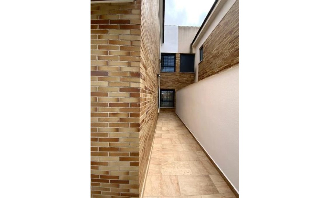 Használt Ingatlanok - Villa -
Roldan - Inland