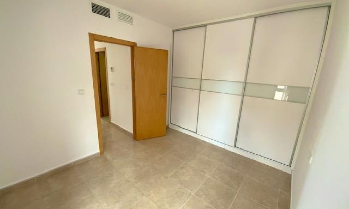 Használt Ingatlanok - Villa -
Roldan - Inland