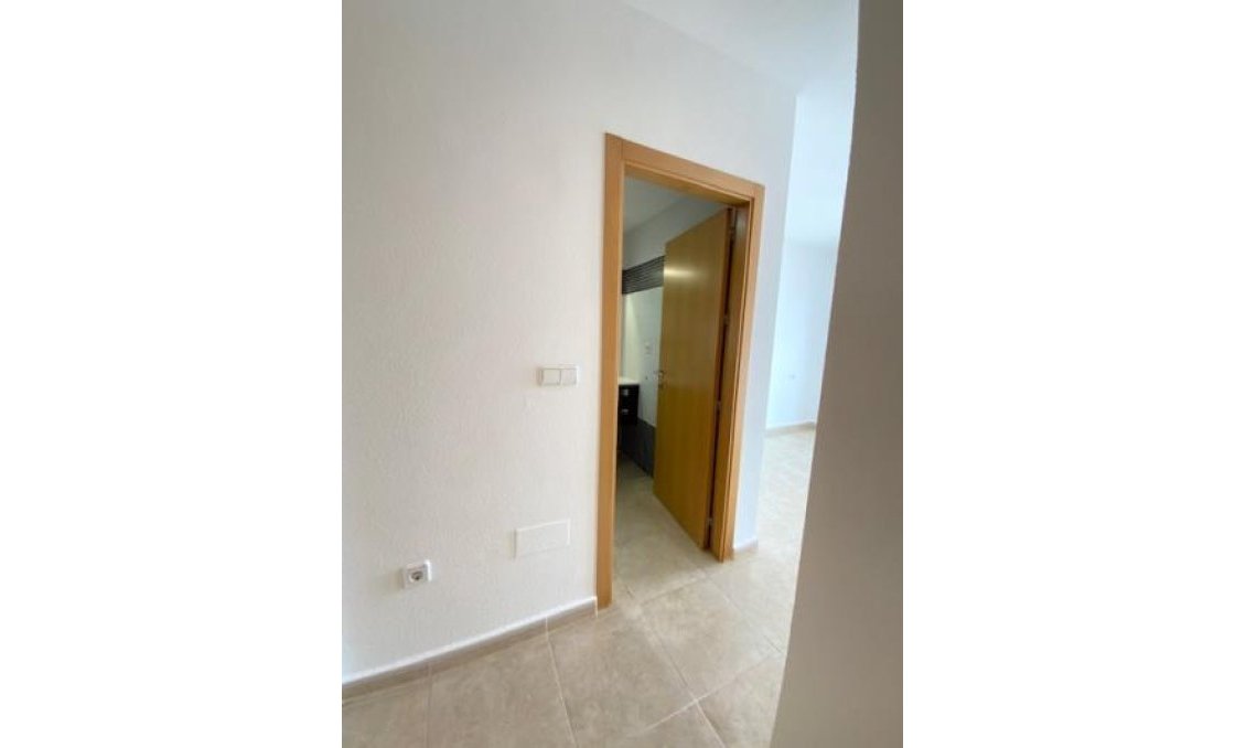 Használt Ingatlanok - Villa -
Roldan - Inland