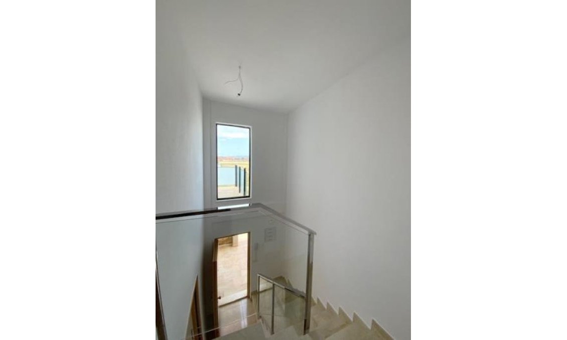 Használt Ingatlanok - Villa -
Roldan - Inland