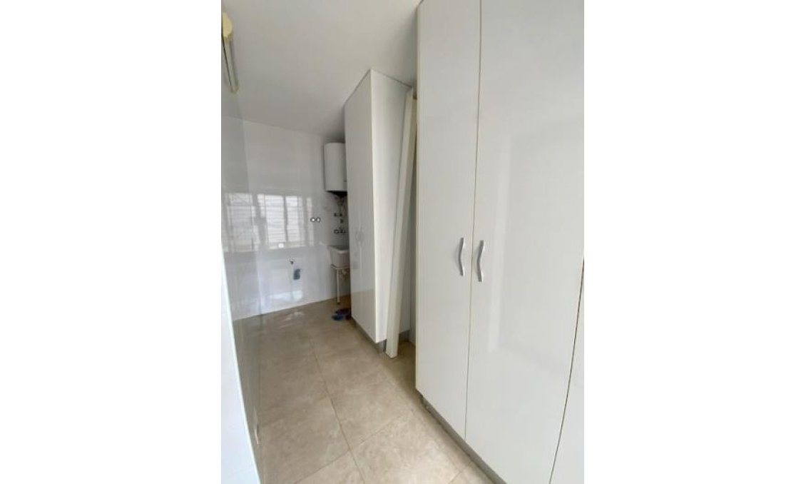 Használt Ingatlanok - Villa -
Roldan - Inland