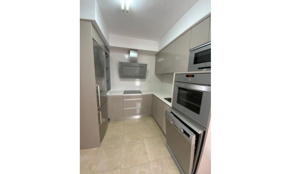 Használt Ingatlanok - Villa -
Roldan - Inland