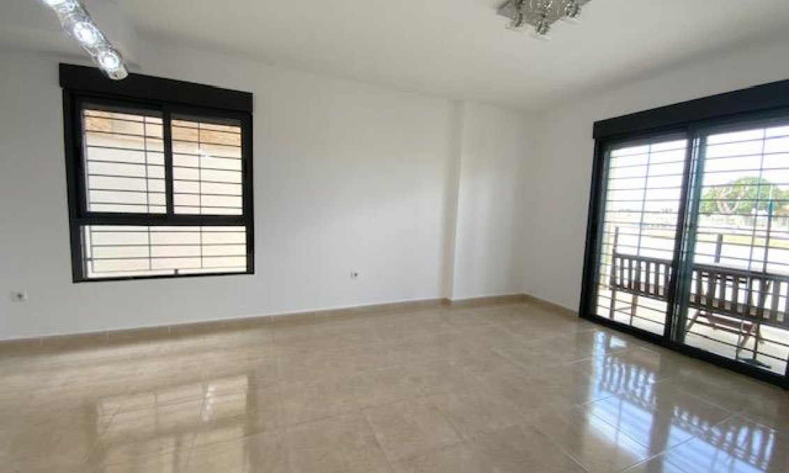 Használt Ingatlanok - Villa -
Roldan - Inland