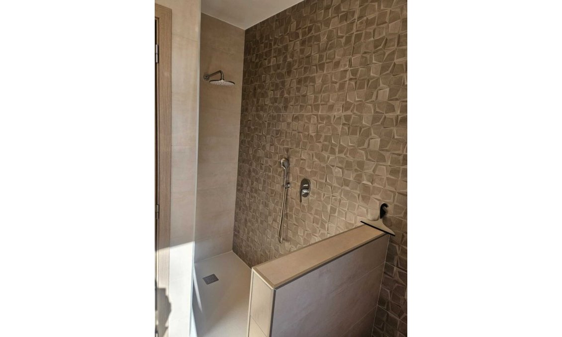 Használt Ingatlanok - Villa -
Torrevieja - Costa Blanca