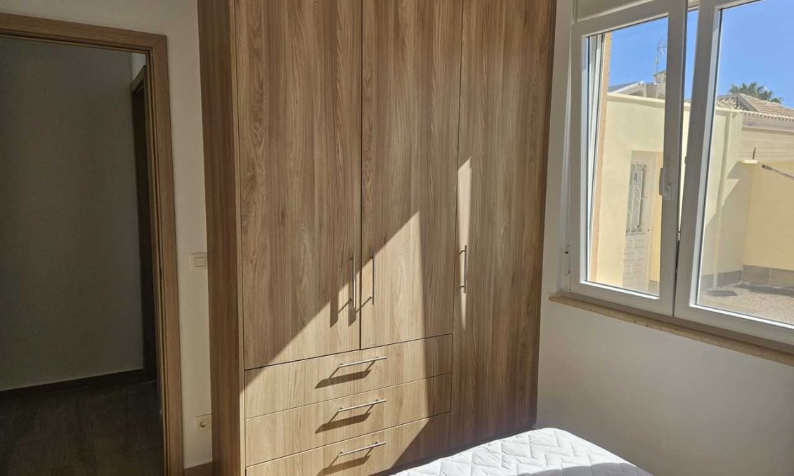 Használt Ingatlanok - Villa -
Torrevieja - Costa Blanca