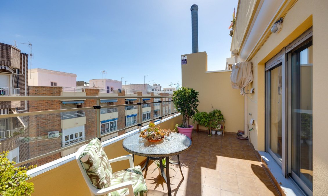 Használt Ingatlanok - Tetőtéri lakás -
Torrevieja - Centrum