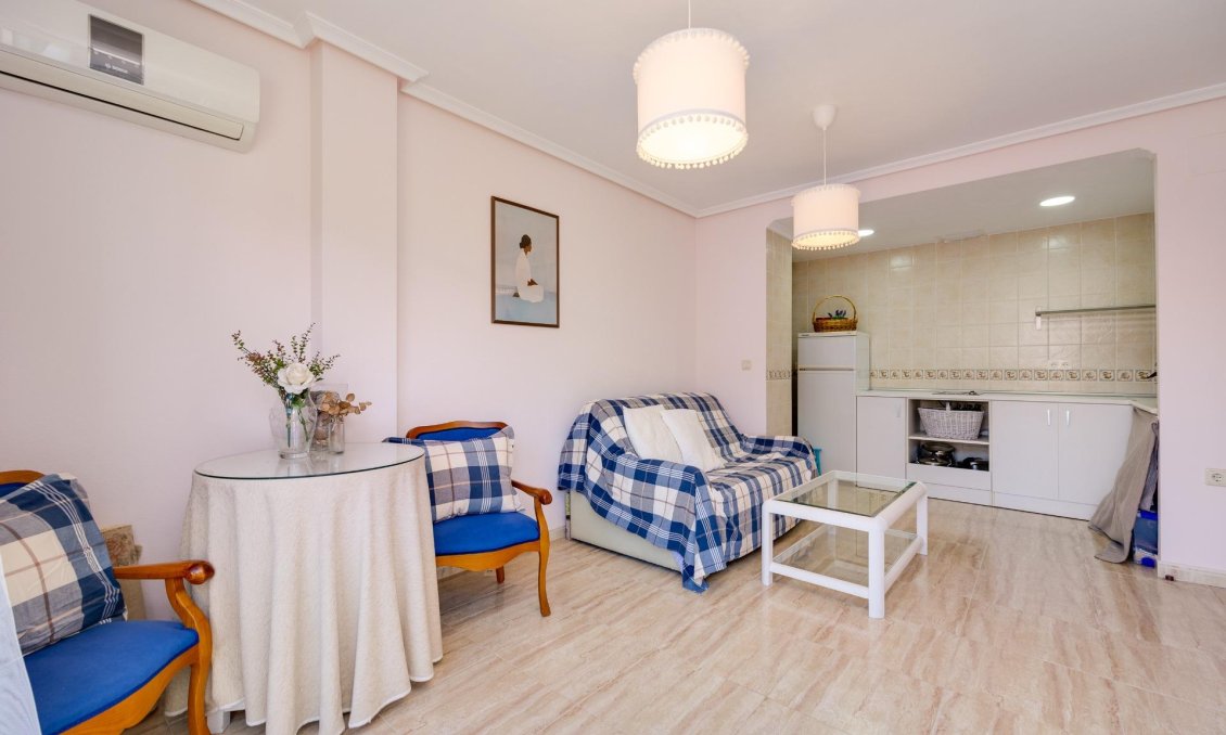 Használt Ingatlanok - Tetőtéri lakás -
Torrevieja - Centrum