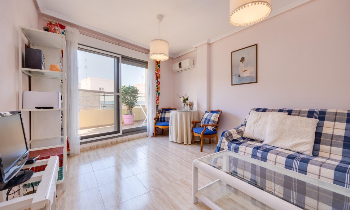 Használt Ingatlanok - Tetőtéri lakás -
Torrevieja - Centrum