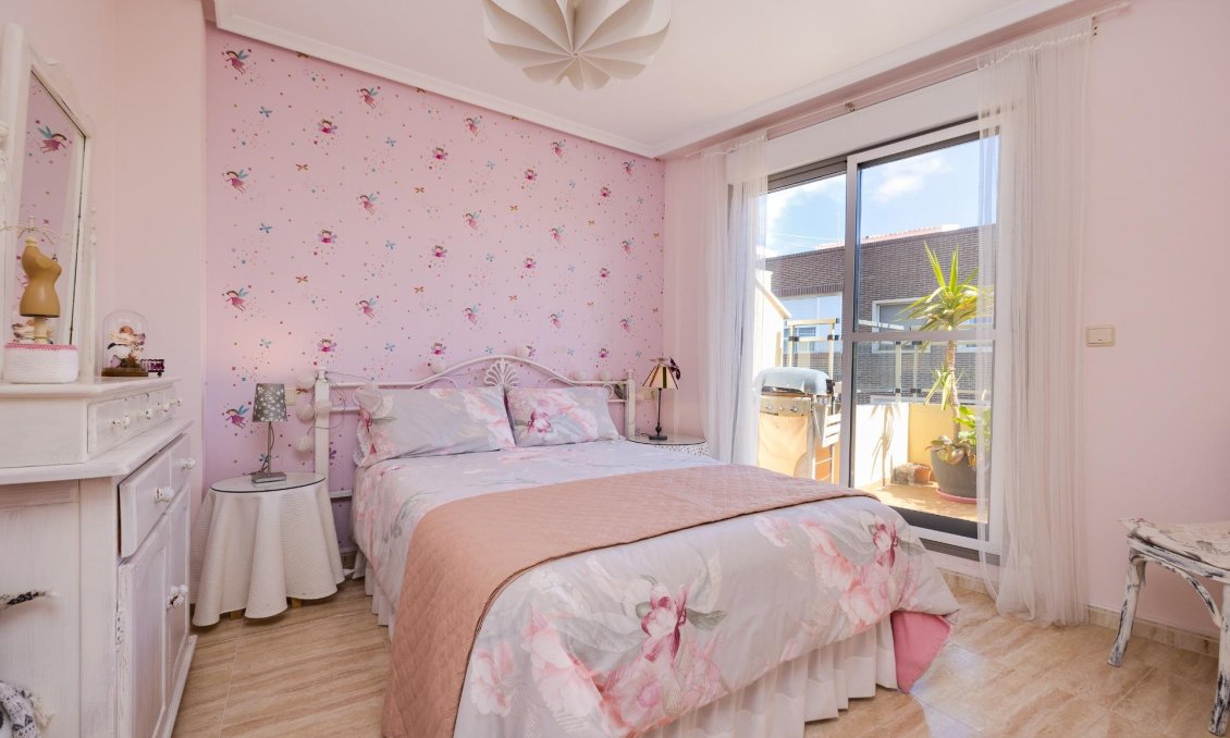 Használt Ingatlanok - Tetőtéri lakás -
Torrevieja - Centrum