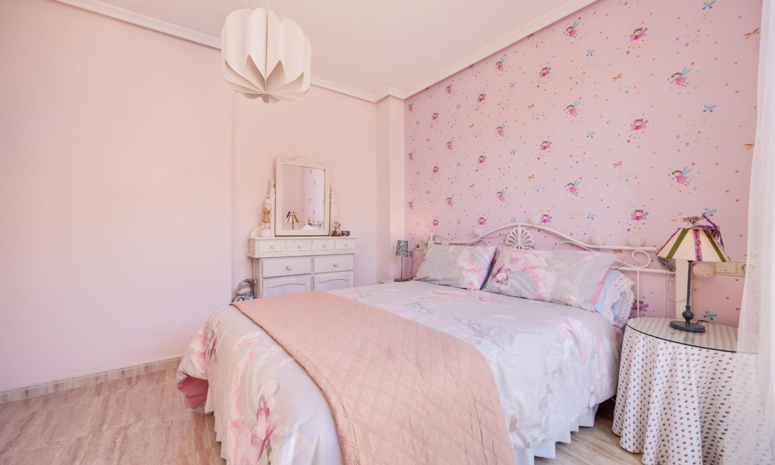 Használt Ingatlanok - Tetőtéri lakás -
Torrevieja - Centrum