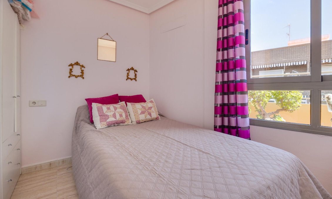 Használt Ingatlanok - Tetőtéri lakás -
Torrevieja - Centrum