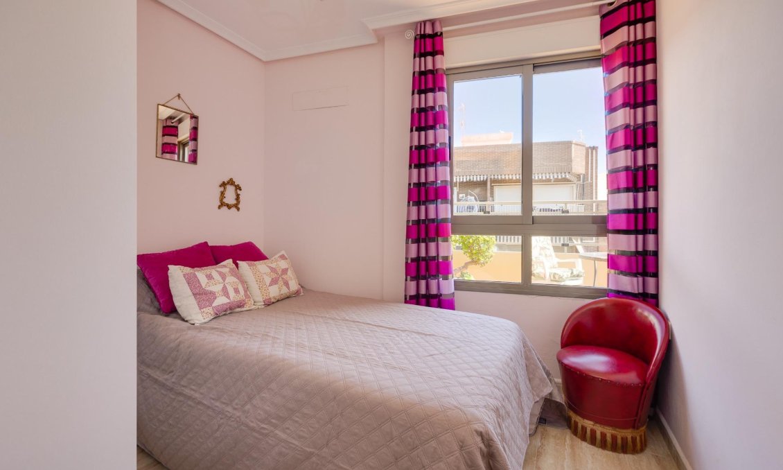 Használt Ingatlanok - Tetőtéri lakás -
Torrevieja - Centrum