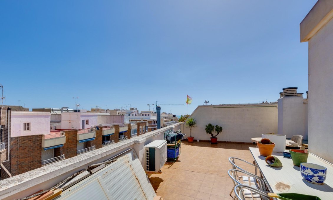 Használt Ingatlanok - Tetőtéri lakás -
Torrevieja - Centrum