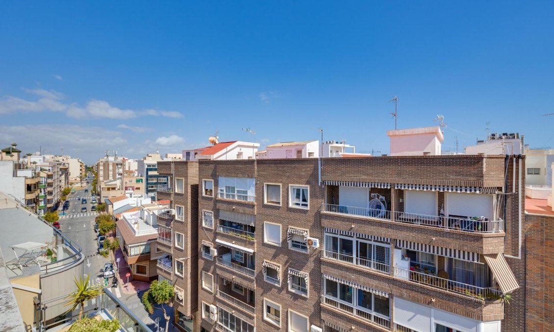 Használt Ingatlanok - Tetőtéri lakás -
Torrevieja - Centrum