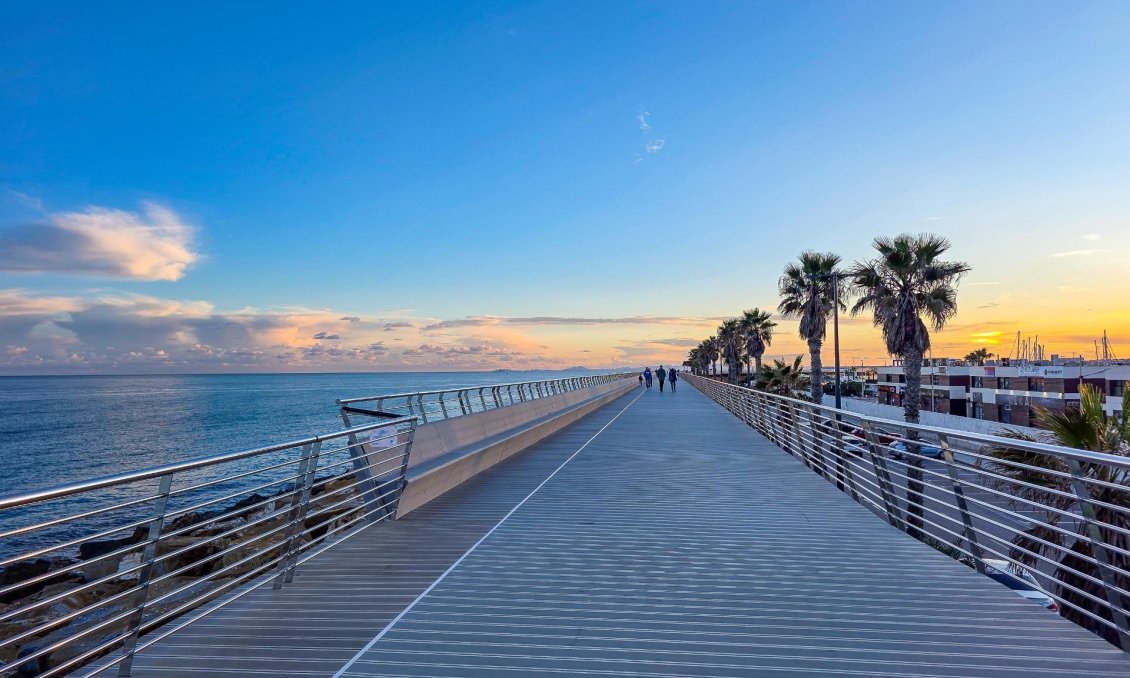 Használt Ingatlanok - Tetőtéri lakás -
Torrevieja - Centrum