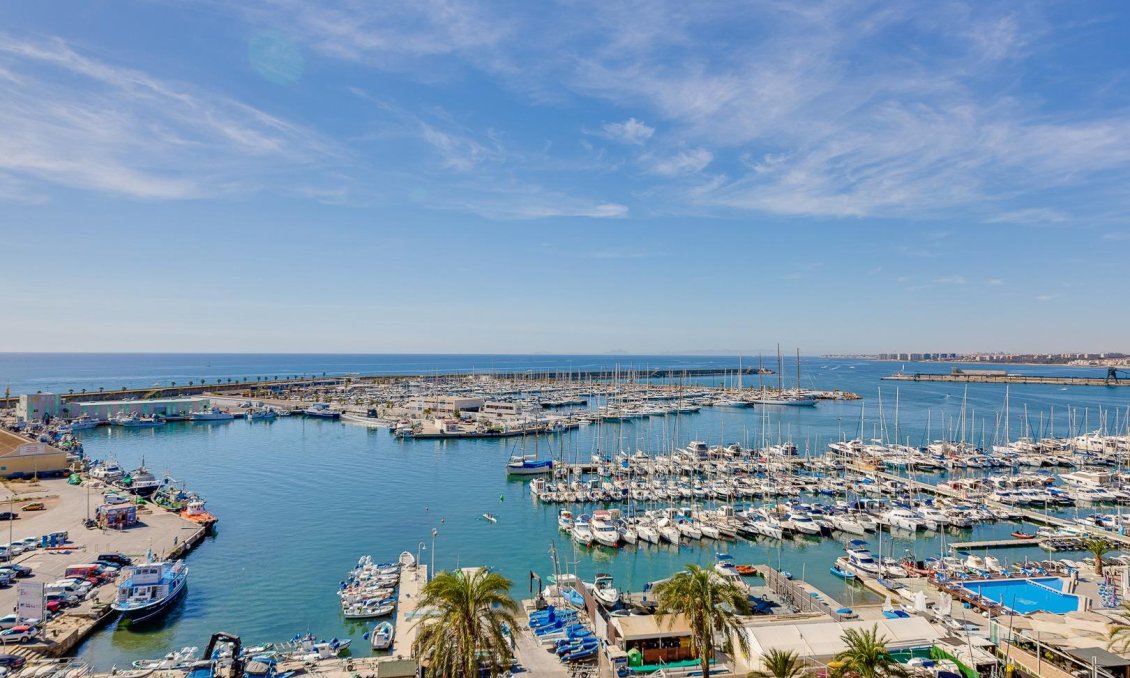 Használt Ingatlanok - Tetőtéri lakás -
Torrevieja - Centrum