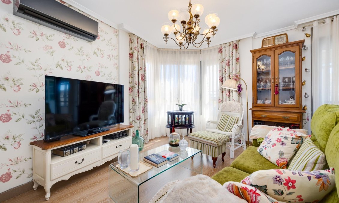 Használt Ingatlanok - Tetőtéri lakás -
Torrevieja - Centrum