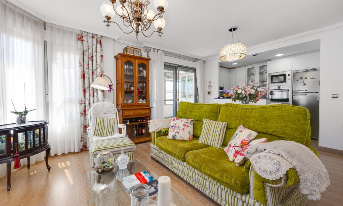 Használt Ingatlanok - Tetőtéri lakás -
Torrevieja - Centrum