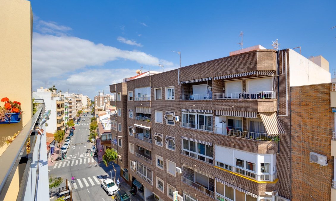 Használt Ingatlanok - Tetőtéri lakás -
Torrevieja - Centrum