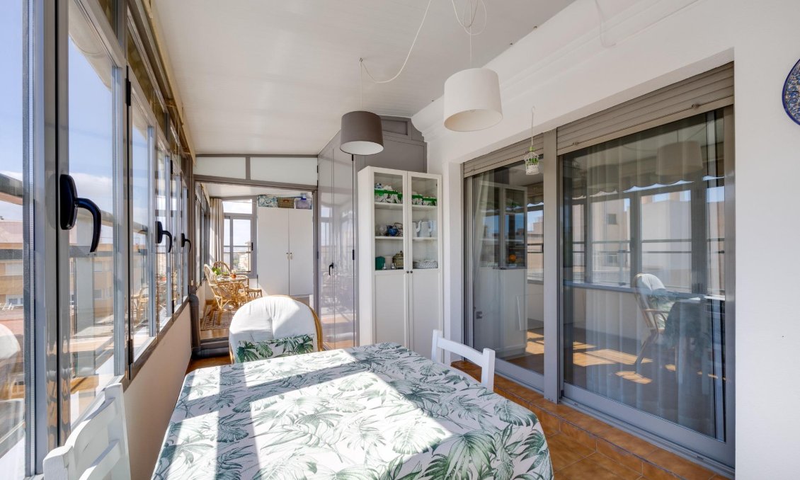 Használt Ingatlanok - Tetőtéri lakás -
Torrevieja - Centrum