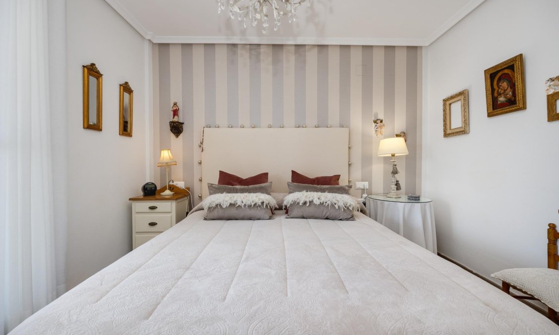 Használt Ingatlanok - Tetőtéri lakás -
Torrevieja - Centrum