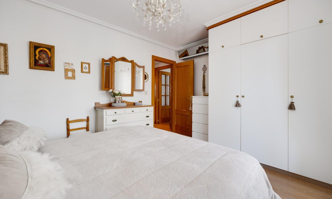 Használt Ingatlanok - Tetőtéri lakás -
Torrevieja - Centrum