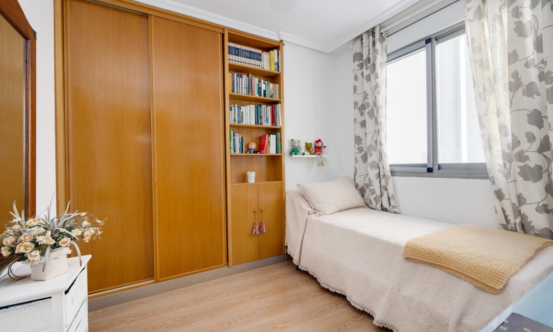 Használt Ingatlanok - Tetőtéri lakás -
Torrevieja - Centrum