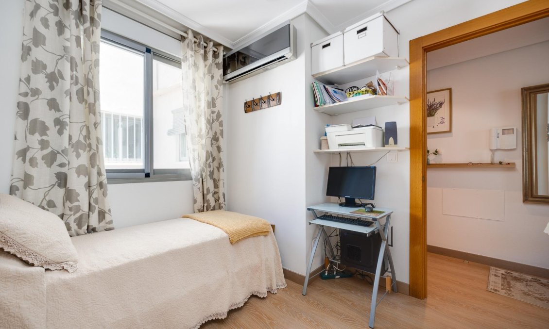 Használt Ingatlanok - Tetőtéri lakás -
Torrevieja - Centrum