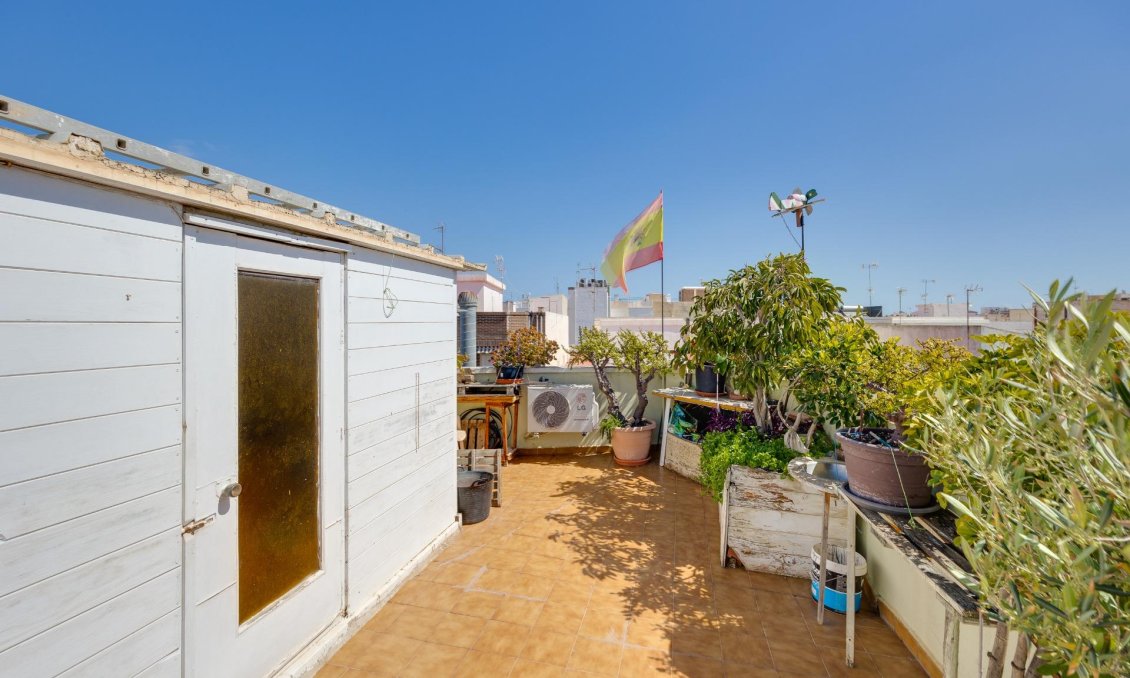 Használt Ingatlanok - Tetőtéri lakás -
Torrevieja - Centrum