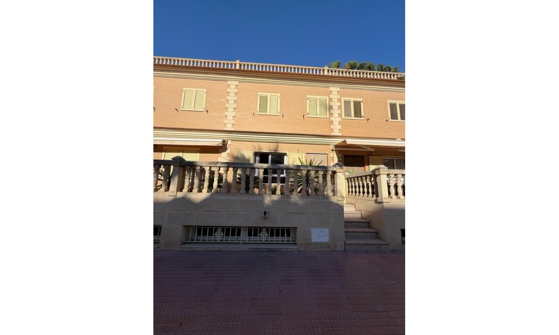 Használt Ingatlanok - Sorház -
Guardamar del Segura - Pueblo