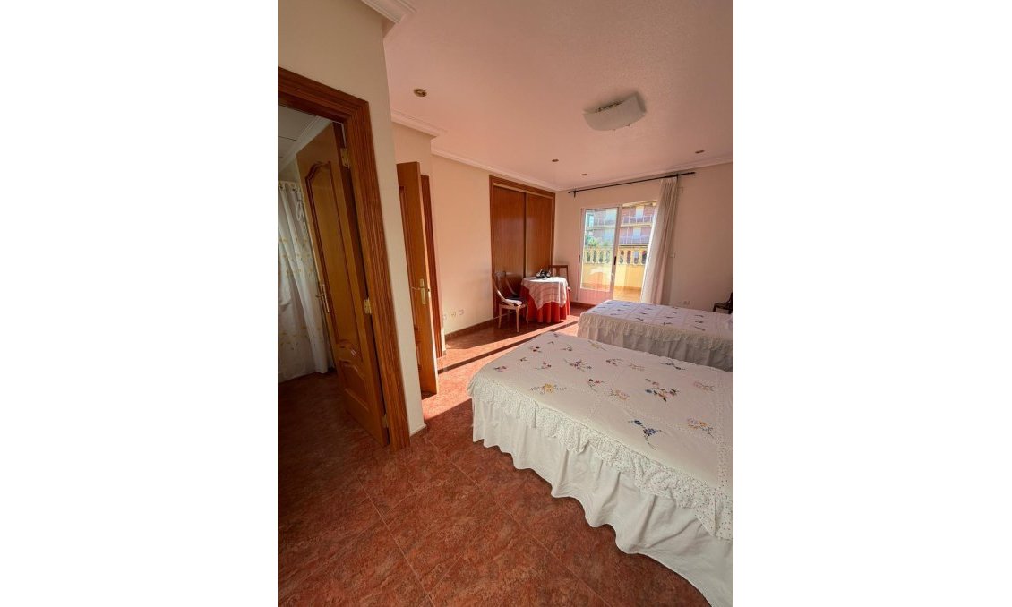 Használt Ingatlanok - Sorház -
Guardamar del Segura - Pueblo