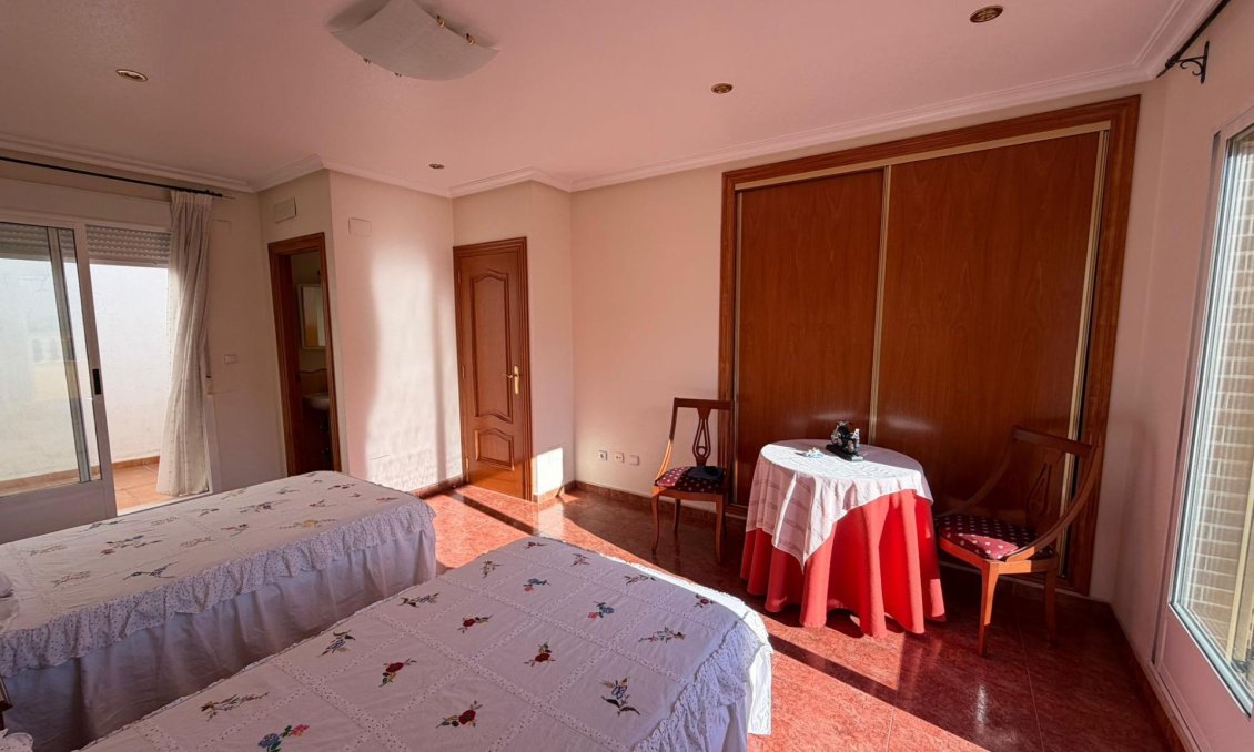 Használt Ingatlanok - Sorház -
Guardamar del Segura - Pueblo