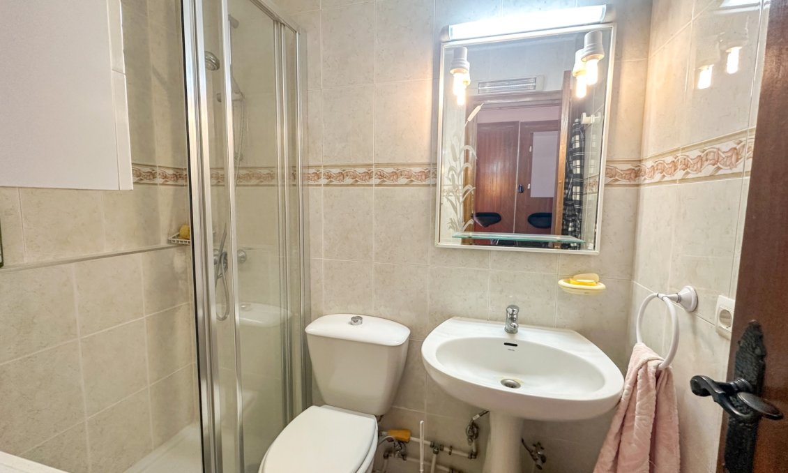 Használt Ingatlanok - Sorház -
Torrevieja - Costa Blanca