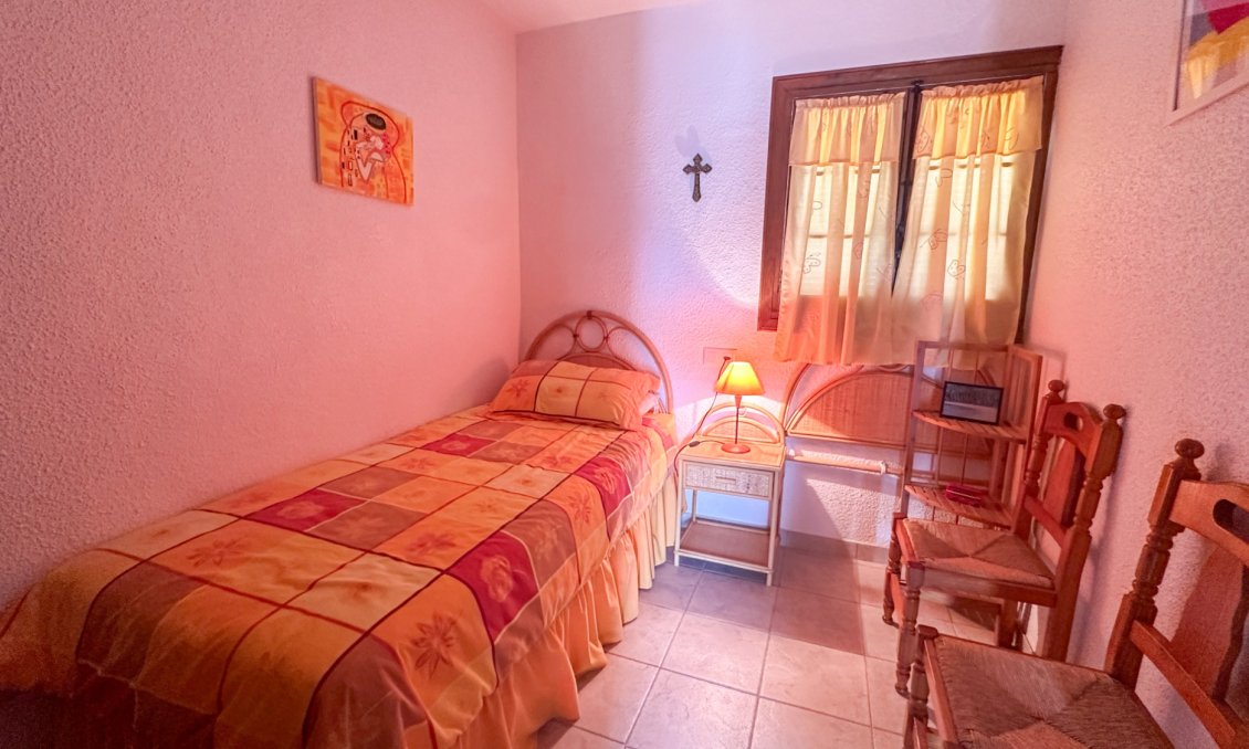 Használt Ingatlanok - Sorház -
Torrevieja - Costa Blanca